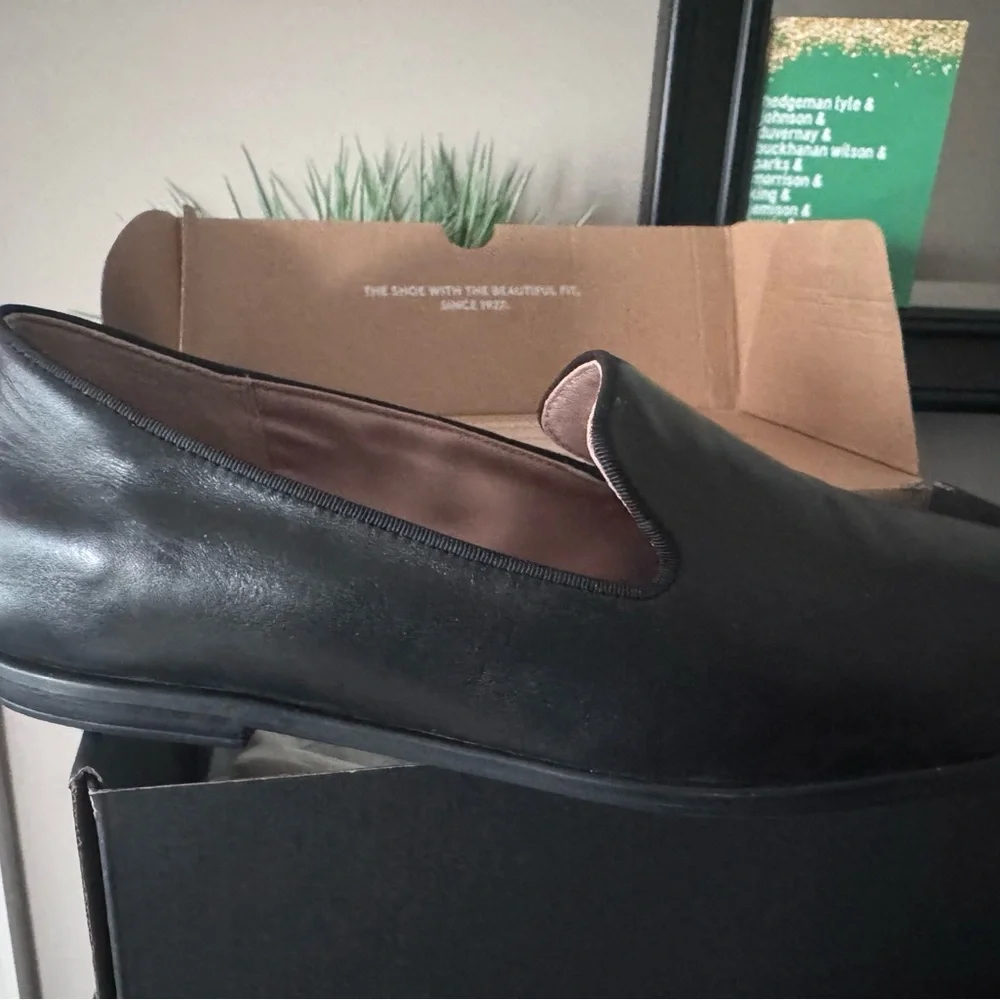 Naturalizer Women Effortless Black Leather Slip-On Loafers- 9.5- BNWT - Picture 4 of 11